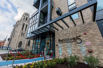 Exterior-View at Berkshire 15, Washington, Washington